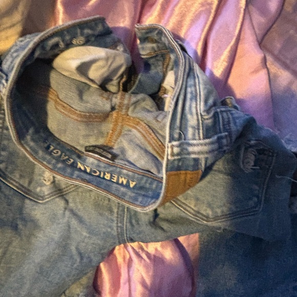 New American eagle jeans size 000 regular,worn a few times only ,no stains - Picture 4 of 5